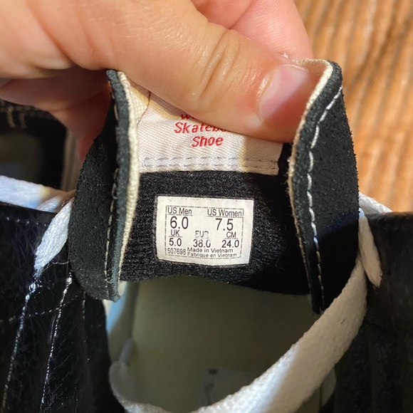 Vans - Picture 4 of 4